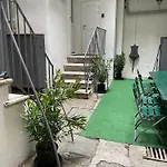 Chic Retreat Apartament