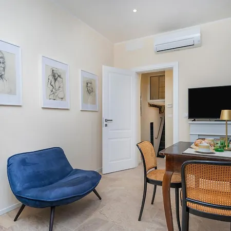 Chic Retreat Апартаменты *