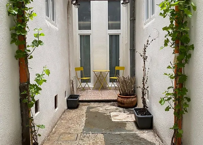 Chic Retreat Apartment